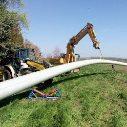 E-Power Kabelschutzrohr LHT® mit Schutzmantel auf Rollenbock