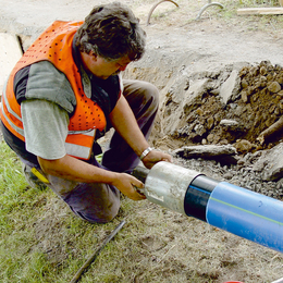 GEROfit® R - Schutzmantelrohr Trinkwasser Berstlining Montage Ziehkopf
