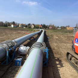 E-Power Kabelschutzrohr LHT® mit Schutzmantel unter der BAB 72 / Borna Spülbohren