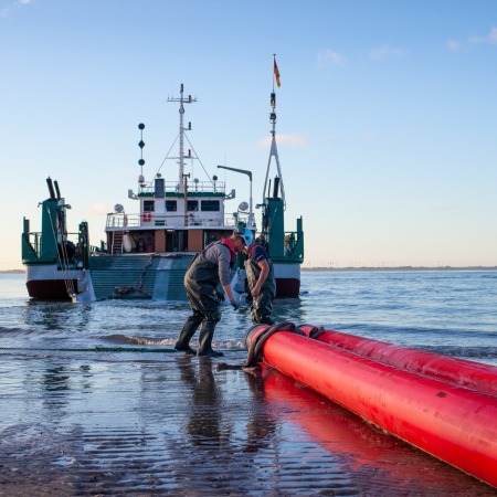 LHT® E-Power - Kabelschutzrohr für BorWin4 und DolWin4 Anlandung Norderney  Schiffstransport
