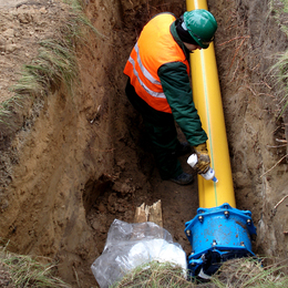 GEROfit® R Schutzmantelrohr Relining Gas Radom (Polen) Graben Rohreinzug